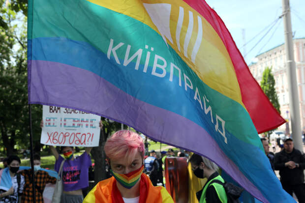 Военкомы сорвали извращенцам подготовку к KyivPride. И внезапно стали народными героями