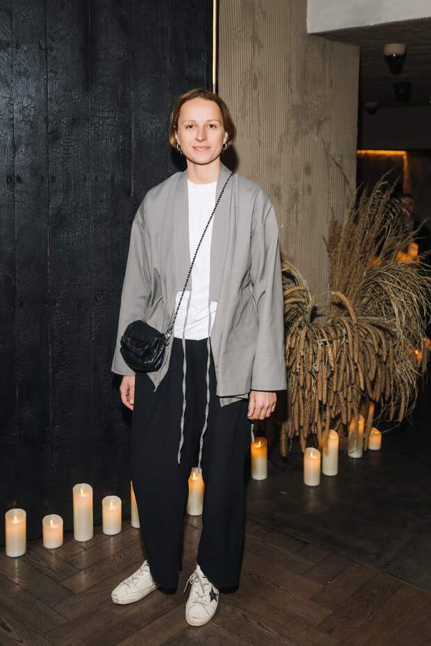 Ужин при свечах: Лянка Грыу, Ольга Сутулова и Владимир Канухин