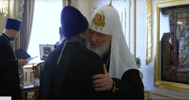 Митрополит Тульчинский и Брацлавский Ионафан получил орден и поблагодарил Патриарха Кирилла за помощь в его освобождении