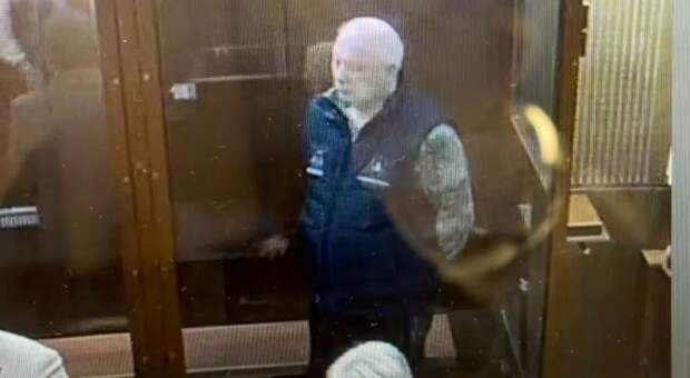 Суд продлил арест Вороновского: дело о взятке продолжается