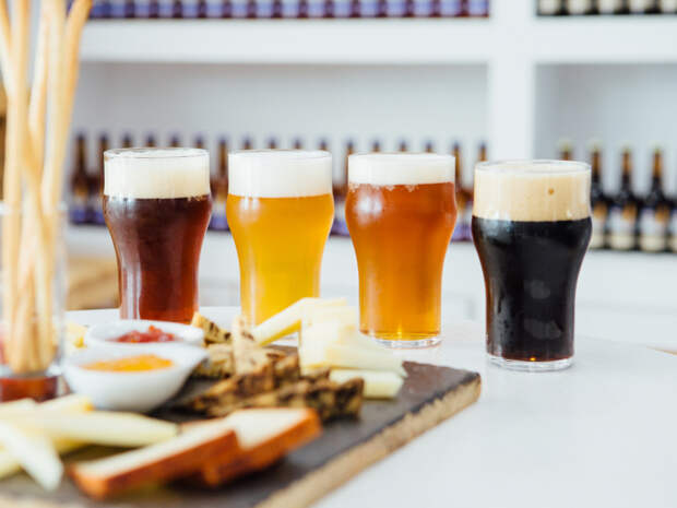 Как подобрать пиво к блюду: узнайте основное правило