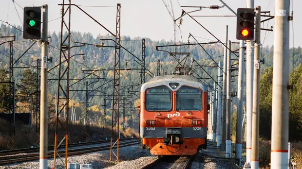 По Транссибу приостановлено движение из-за схода вагонов в Иркутской области