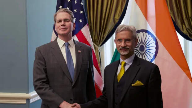 Помощь РФ действует: разрешив Индии российскую нефть, США признали провал в Иране