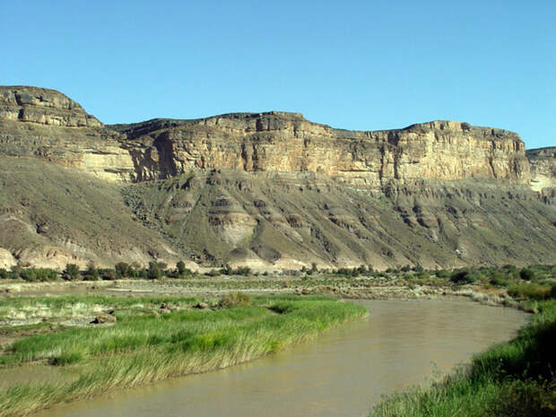 Южная Африка. Orange River and mountains