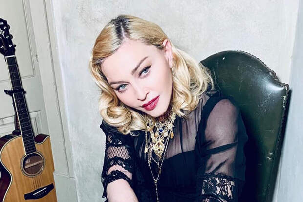 Мадонна выразила соболезнования в связи со смертью Паркера