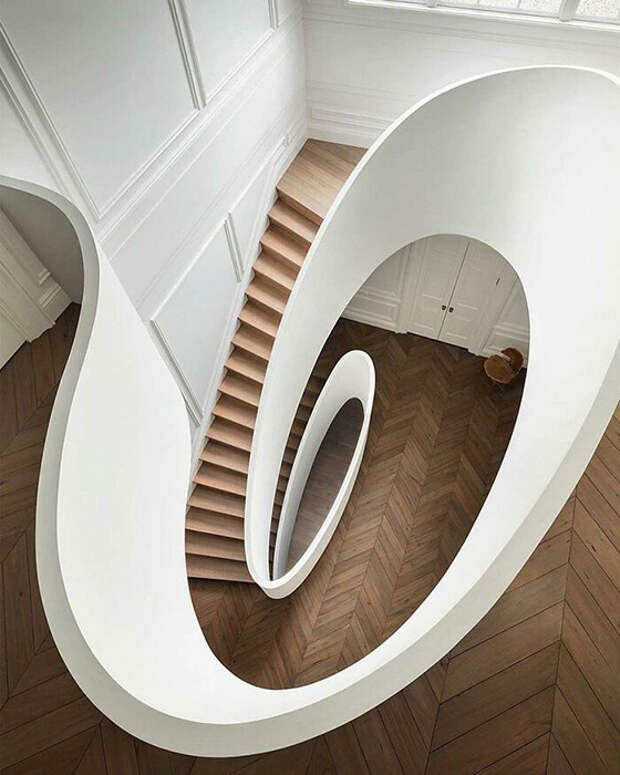 Совершенной красоты лестница. Фото: reddit.com