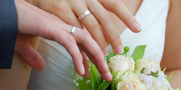 Более 470 пар заключат брак 31 декабря в московских ЗАГСах. Фото: mos.ru