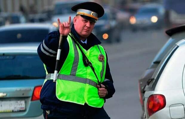 “Инспектор ДПС всегда прав” – что водителям полезно знать про этот принцип: совет юриста