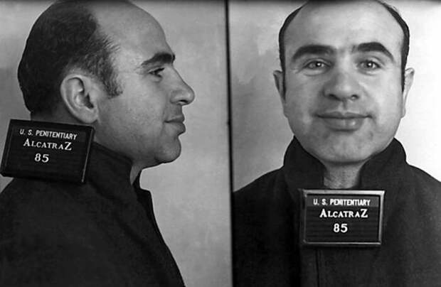 Его не могло поймать ФБР, но смогла комиссия по налогам. |Фото: history101.com.