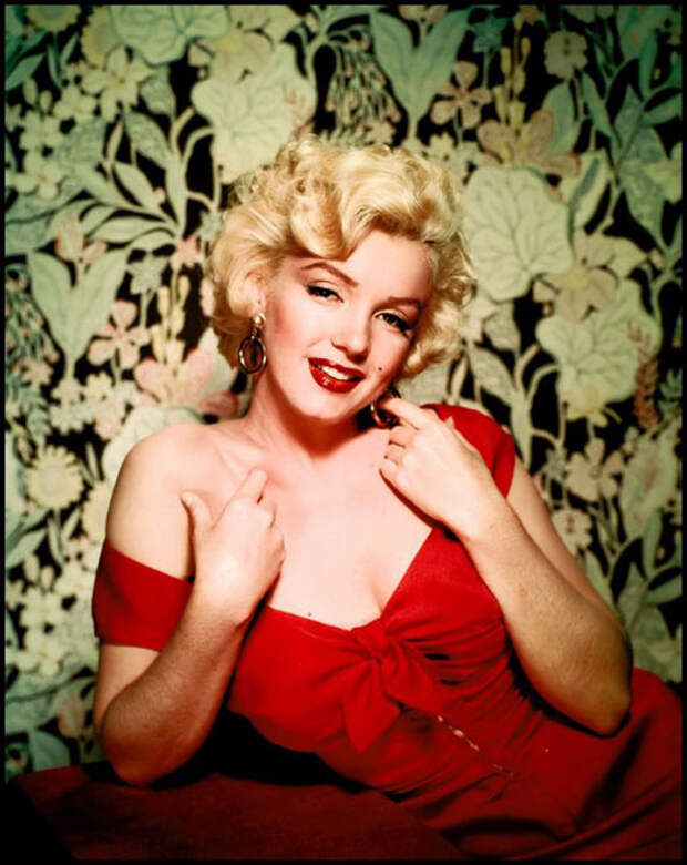 Мэрилин в красном платье. Фото: Nickolas Muray. Мэрилин в красном платье. Фото: Nickolas Muray.