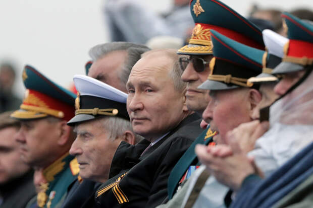 Vladimir-Putin-Parade
