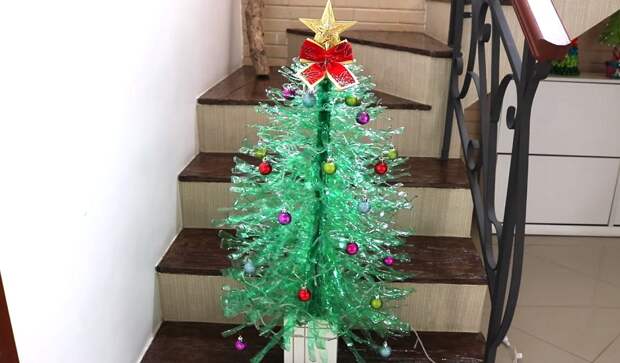 елка своими руками из пластиковой бутылки