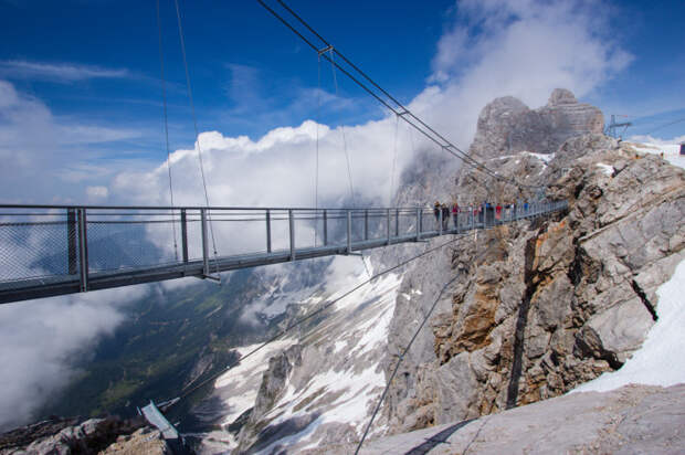 Курорт Дахштайн в Альпах является местом, где расположен один из самых высоких мостов в мире.