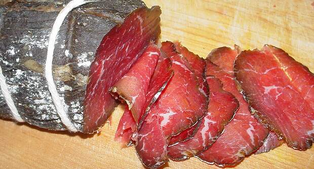 Как готовят брезаолу, вяленое мясо по-итальянски