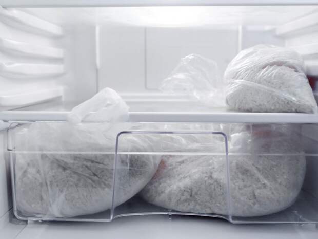 what-does-a-minimalist-keep-in-his-fridge-not-much_1001x751