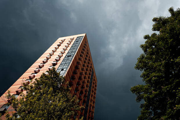 Гроза с градом и сильным ветром обрушится на Москву