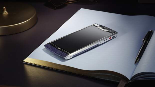 http://android.com.ua/wp-content/uploads/2014/06/Vertu-Signature-Touch-e1401828111309.jpg