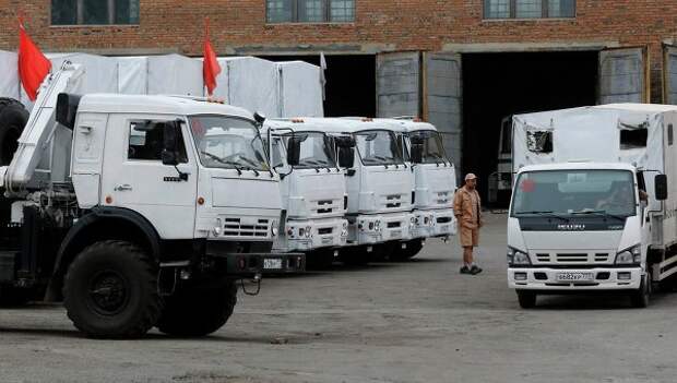Колонна грузовиков с гуманитарной помощью из РФ для Украины