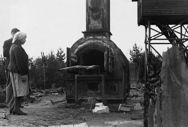 В крематории концентрационного лагеря Берген-Бельзен сжигали до трех тел одновременно