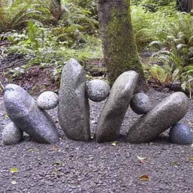 необычная каменная скульптура для вашего сада