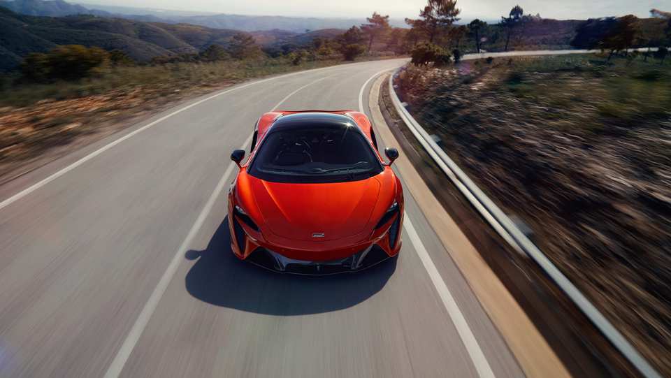 McLaren Artura — первый гибридный суперкар марки для обычных дорог