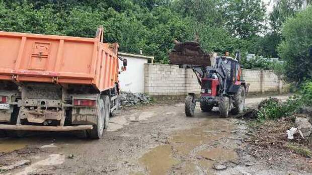 Госкомводхоз Крыма расчищает русла рек в Бахчисарайском районе