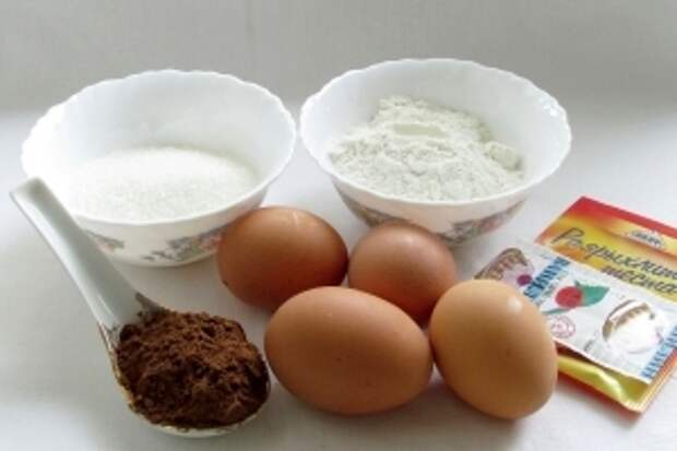 Для приготовления бисквита нам понадобятся: мука, сахар, яйца,какао, ванилин, разрыхлитель, соль.