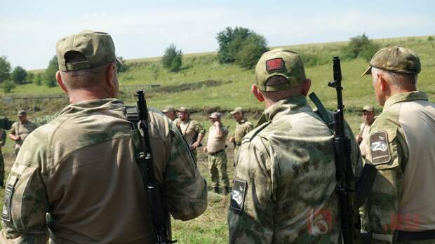 Белгородский губернатор отчитал журналиста, назвавшего самооборону «мужиками с палками»