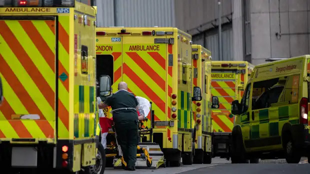 В Британии за сутки выявили более 218 тысяч случаев коронавируса