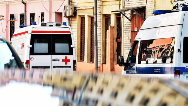 В Москве госпитализировали юношу, выпрыгнувшего в окно колледжа во время занятий
