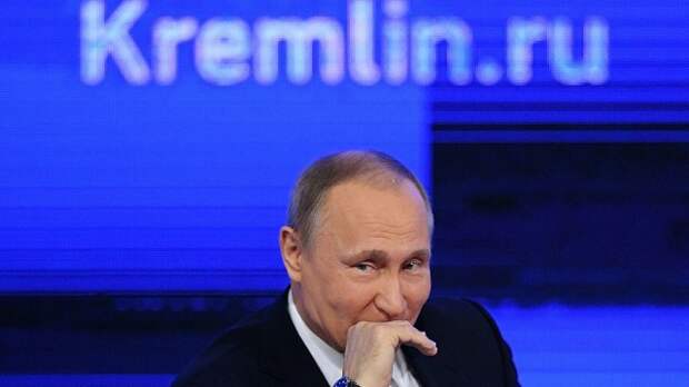 Наша демократия рушится - и Путин улыбается