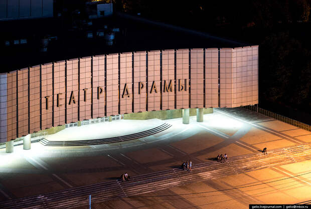 Краснодарский академический театр драмы им. Горького.