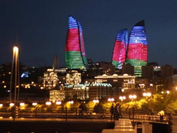 В Баку потребовали ухода Путина