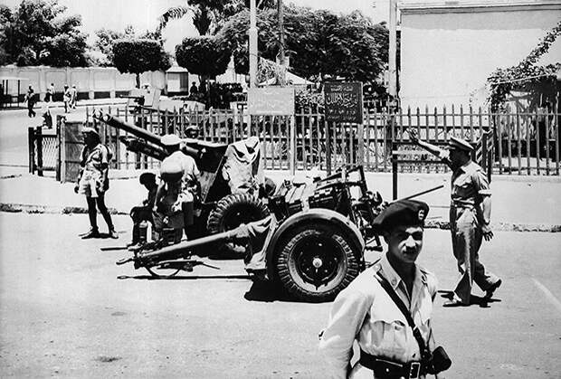 Египетские военные в пригороде Каира, 23 июля 1952 года