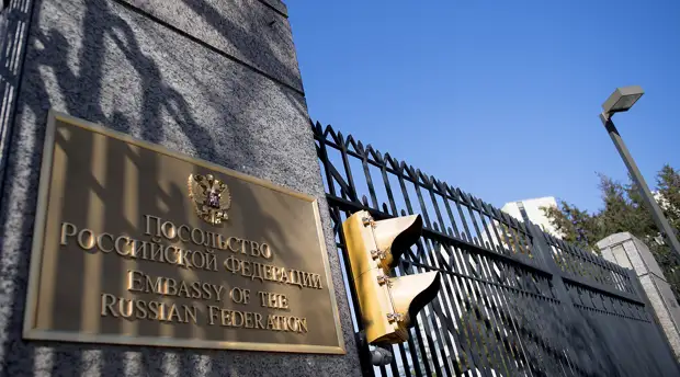 «Налицо дискриминация»: почему посольство России обвинило Facebook в цензуре