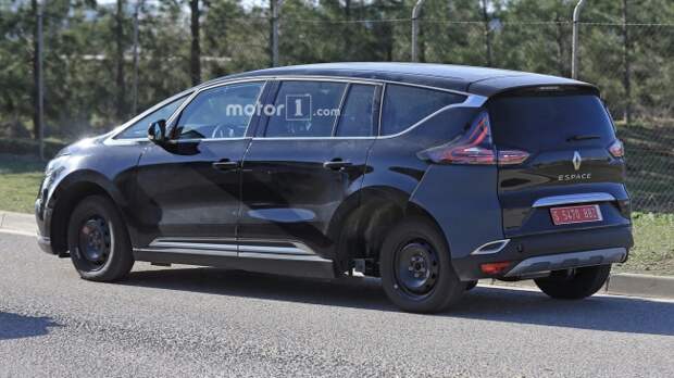 Обновленный минивэн Renault Espace&#8205; заметили на тестах