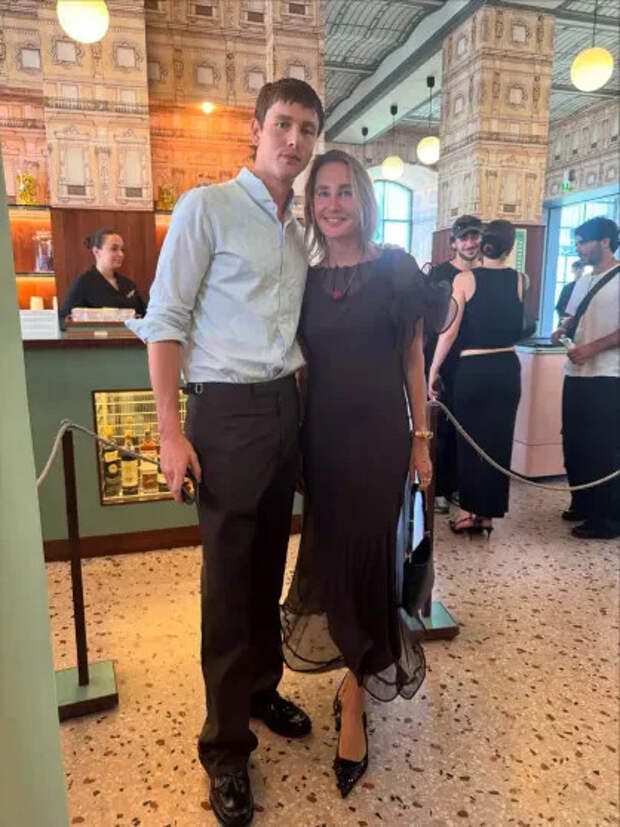 Харрис Дикинсон и Оксана Бондаренко