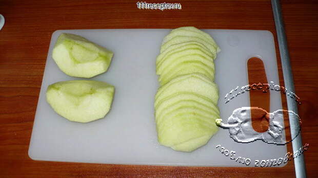Оладьи с мёдом и яблоками