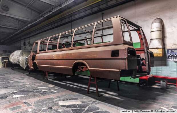 Цех по производству автомобилей представительского класса авто, завод, зил