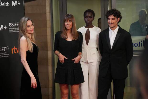 СМИ: Анджелина Джоли встречается с Луи Гаррелем