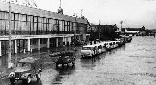 История аэропорта "Кольцово": факты и легенды во времена Свердловска