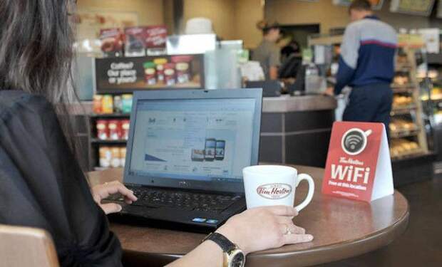 Не делайте покупки, используя WI-FI в общественных местах. Не делайте покупки используя WIFI в общественных местах