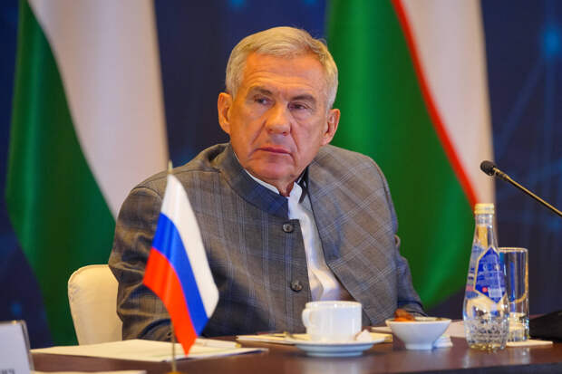 Минниханов посетил копию Албазинского острога и военно-патриотический парк «Патриот»