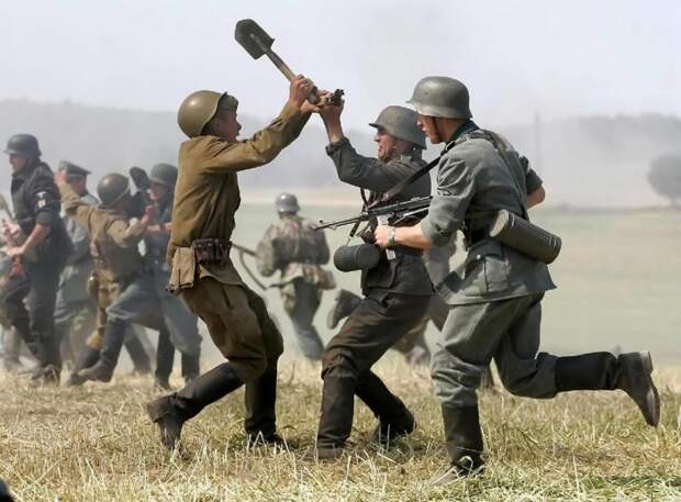 «Бойся улыбающихся русских!»: почему немцы проигрывали рукопашные схватки советским солдатам