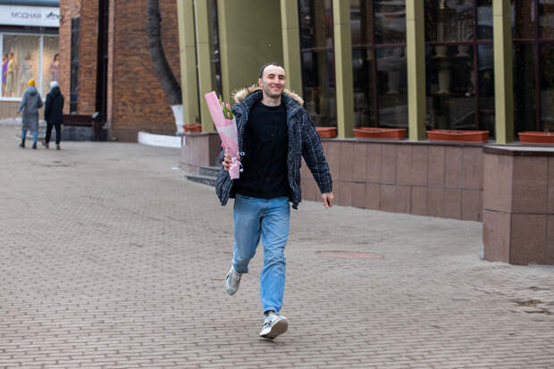 Продуктовые наборы, цветы и фигурный шоколад: что туляки чаще всего дарят на 8 Марта