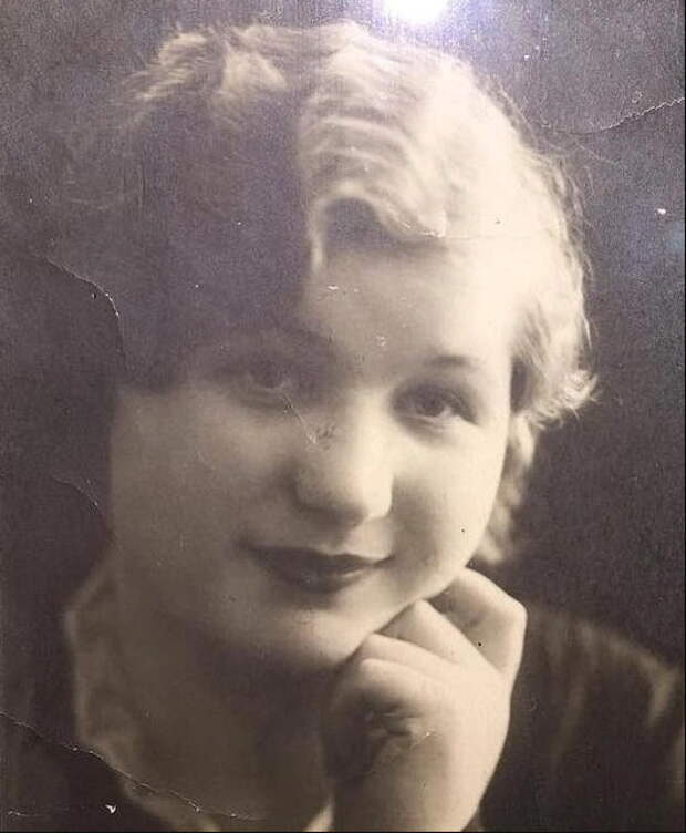 Зинаида Архиповна Одегова - мама Аллы Пугачевой, фото конца 1930-х годов.