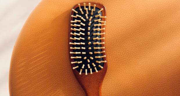 Трихолог дала три золотых совета для слабых и тусклых волос