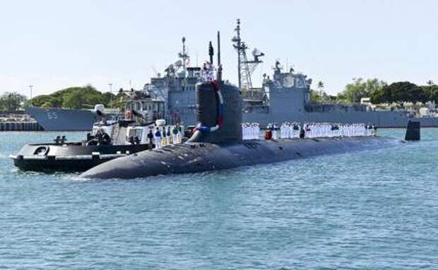 На фото: подводная лодка США типа «Вирджиния»