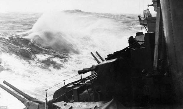 HMS Belfast у берегов Исландии во время арктических конвоев, февраль 1943 года военное, военный корабль, исторические кадры, история, крейсер, редкие фото, фото