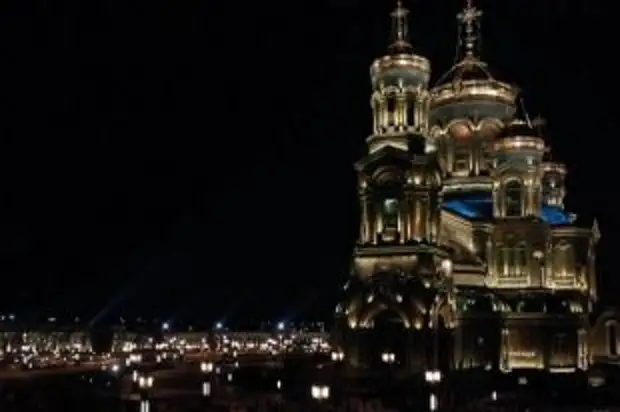 В Главном храме ВС РФ проходит пасхальная служба